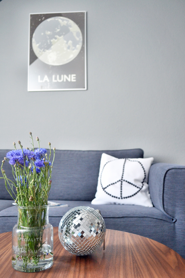 happy-interior-blog-boconcept-sofa-arco-la-lune-poster